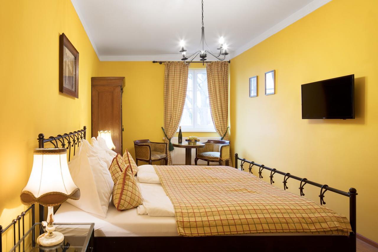 Hotel Nibelungenhof Tulln An Der Donau ภายนอก รูปภาพ